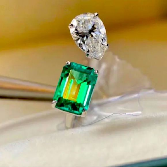 GREEN EMERALD & DIAMOND ADJUSTABLE RING - Picture 4 of 6